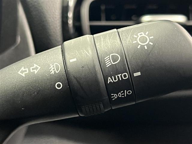 ヤリスクロス ハイブリッドZ アドベンチャー トヨタセーフティセンス ブラインドスポットモニター リヤクロストラフィックアラート ディスプレイオーディオ TV パノラミックビューモニター ETC2.0 前後ドラレコ スペアタイヤ 点検記録簿(12枚目)