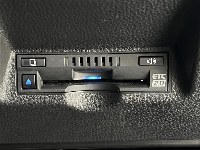 ヤリスクロス ハイブリッドZ アドベンチャー トヨタセーフティセンス ブラインドスポットモニター リヤクロストラフィックアラート ディスプレイオーディオ TV パノラミックビューモニター ETC2.0 前後ドラレコ スペアタイヤ 点検記録簿(22枚目)