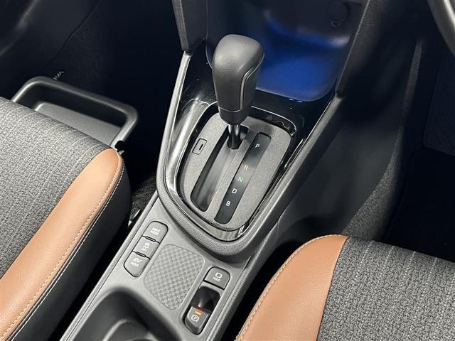 ヤリスクロス ハイブリッドZ アドベンチャー トヨタセーフティセンス ブラインドスポットモニター リヤクロストラフィックアラート ディスプレイオーディオ TV パノラミックビューモニター ETC2.0 前後ドラレコ スペアタイヤ 点検記録簿(26枚目)