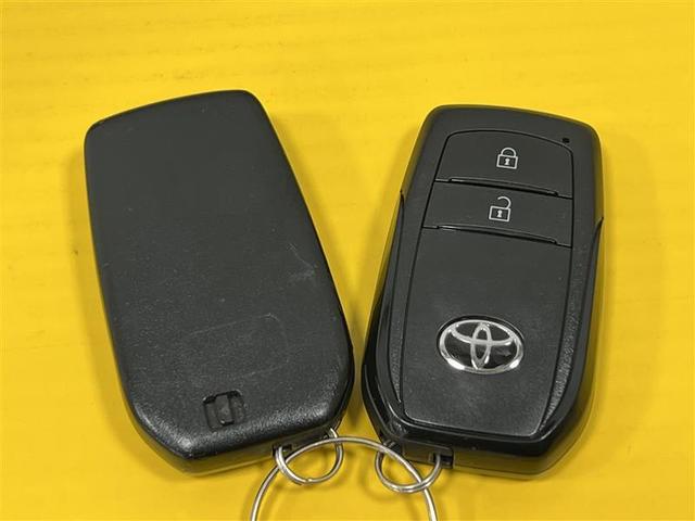 ヤリスクロス ハイブリッドZ アドベンチャー トヨタセーフティセンス ブラインドスポットモニター リヤクロストラフィックアラート ディスプレイオーディオ TV パノラミックビューモニター ETC2.0 前後ドラレコ スペアタイヤ 点検記録簿(32枚目)