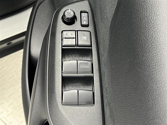 ヤリスクロス ハイブリッドZ アドベンチャー トヨタセーフティセンス ブラインドスポットモニター リヤクロストラフィックアラート ディスプレイオーディオ TV パノラミックビューモニター ETC2.0 前後ドラレコ スペアタイヤ 点検記録簿(34枚目)