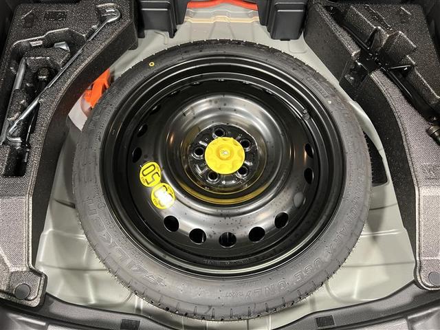 カローラツーリング ハイブリッド　ダブルバイビー　メディアプレイヤー接続　バックモニター　フルセグＴＶ　ＬＥＤライト　ワンオーナー　点検記録簿　クルコン　横滑り防止　盗難防止装置　ナビ・ＴＶ　ドライブレコーダー　エアバッグ　ＥＴＣ　ＡＢＳ　キーレス（7枚目）