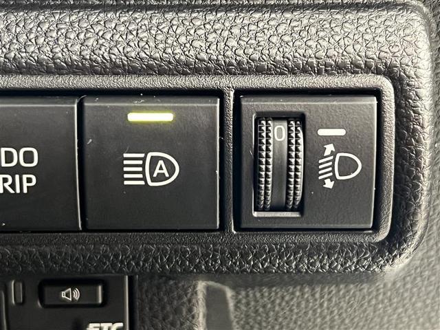 カローラツーリング ハイブリッド　ダブルバイビー　メディアプレイヤー接続　バックモニター　フルセグＴＶ　ＬＥＤライト　ワンオーナー　点検記録簿　クルコン　横滑り防止　盗難防止装置　ナビ・ＴＶ　ドライブレコーダー　エアバッグ　ＥＴＣ　ＡＢＳ　キーレス（22枚目）