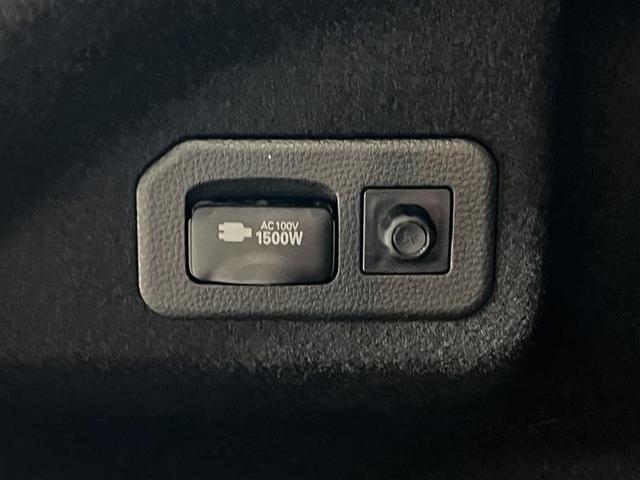 カローラツーリング ハイブリッド　ダブルバイビー　メディアプレイヤー接続　バックモニター　フルセグＴＶ　ＬＥＤライト　ワンオーナー　点検記録簿　クルコン　横滑り防止　盗難防止装置　ナビ・ＴＶ　ドライブレコーダー　エアバッグ　ＥＴＣ　ＡＢＳ　キーレス（29枚目）