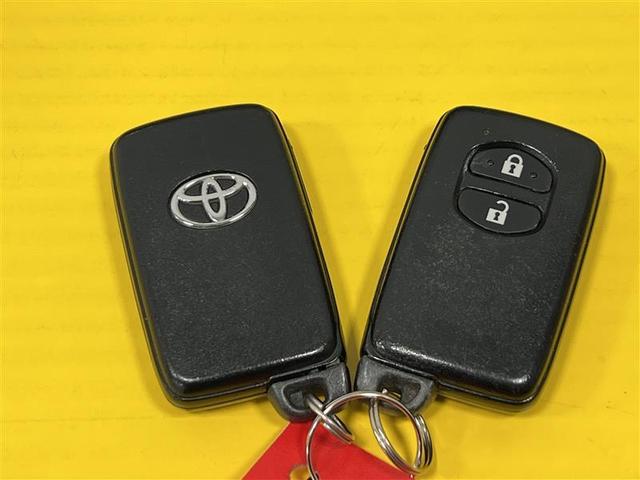 プリウス Ｓ　Ｂモニタ－　フルセグ地デジ　インテリキー　デュアルエアバック　エアＢ　イモビライザー　ＤＶＤ再生可能　ナビＴＶ　ＡＵＴＯエアコン　横スベリ防止　アルミホイール　ＥＴＣ装備　ＡＢＳ　サイドエアバッグ（23枚目）