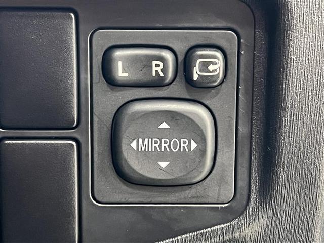 プリウス Ｓ　Ｂモニタ－　フルセグ地デジ　インテリキー　デュアルエアバック　エアＢ　イモビライザー　ＤＶＤ再生可能　ナビＴＶ　ＡＵＴＯエアコン　横スベリ防止　アルミホイール　ＥＴＣ装備　ＡＢＳ　サイドエアバッグ（25枚目）