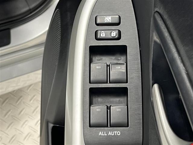 プリウス Ｓ　Ｂモニタ－　フルセグ地デジ　インテリキー　デュアルエアバック　エアＢ　イモビライザー　ＤＶＤ再生可能　ナビＴＶ　ＡＵＴＯエアコン　横スベリ防止　アルミホイール　ＥＴＣ装備　ＡＢＳ　サイドエアバッグ（26枚目）