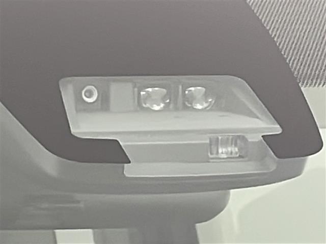 ヴォクシー ＺＳ　煌　禁煙車　フリップダウンモニター　両側パワースライドドア　　純正ナビ　オートハイビーム　ＥＴＣ　バックカメラ　ＬＥＤライト　フルセグＴＶ　スタッドレス積込　レーンアシスト　プリクラッシュセーフティ（9枚目）