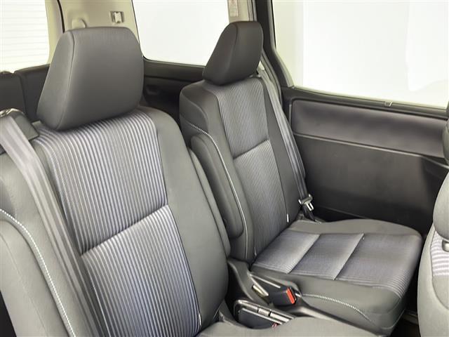 ヴォクシー ＺＳ　煌　禁煙車　フリップダウンモニター　両側パワースライドドア　　純正ナビ　オートハイビーム　ＥＴＣ　バックカメラ　ＬＥＤライト　フルセグＴＶ　スタッドレス積込　レーンアシスト　プリクラッシュセーフティ（14枚目）
