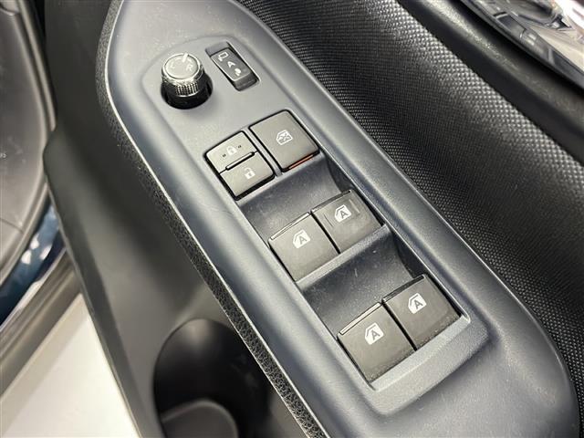 ヴォクシー ＺＳ　煌　禁煙車　フリップダウンモニター　両側パワースライドドア　　純正ナビ　オートハイビーム　ＥＴＣ　バックカメラ　ＬＥＤライト　フルセグＴＶ　スタッドレス積込　レーンアシスト　プリクラッシュセーフティ（24枚目）