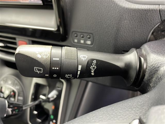 ヴォクシー ＺＳ　煌　禁煙車　フリップダウンモニター　両側パワースライドドア　　純正ナビ　オートハイビーム　ＥＴＣ　バックカメラ　ＬＥＤライト　フルセグＴＶ　スタッドレス積込　レーンアシスト　プリクラッシュセーフティ（29枚目）