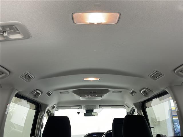 ヴォクシー ＺＳ　煌　禁煙車　フリップダウンモニター　両側パワースライドドア　　純正ナビ　オートハイビーム　ＥＴＣ　バックカメラ　ＬＥＤライト　フルセグＴＶ　スタッドレス積込　レーンアシスト　プリクラッシュセーフティ（33枚目）