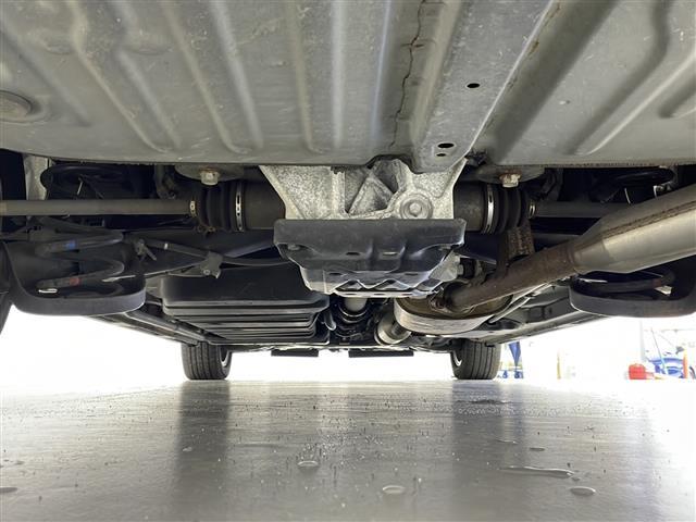 ヴォクシー ＺＳ　煌　禁煙車　フリップダウンモニター　両側パワースライドドア　　純正ナビ　オートハイビーム　ＥＴＣ　バックカメラ　ＬＥＤライト　フルセグＴＶ　スタッドレス積込　レーンアシスト　プリクラッシュセーフティ（43枚目）