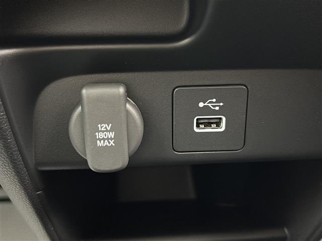 フリード e:HEVクロスター 登録済未使用車/ホンダセンシング/BSM/純9型ナビ/フルセグ/両側パワースライドドア/全周囲カメラ/シートヒーター/LEDヘッドライト/Pスタート/スペアキー/LEDフォグライト/純正15インチAW(9枚目)