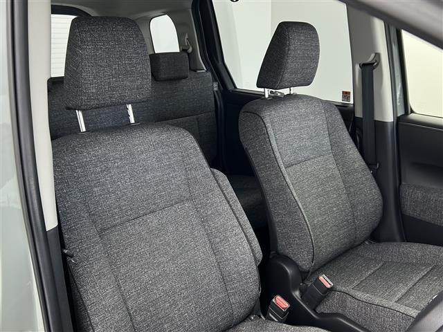 シエンタ ハイブリッドＺ　禁煙車／純正ナビ機能付きＤＡ／ＥＴＣ／１００電源／バックカメラ／両側電動スライドドア／衝突軽減装置／純正１５インチアルミホイール／Ｂｌｕｅｔｏｏｔｈ／オートライト１／オートエアコン／ＬＥＤヘッドライト（13枚目）