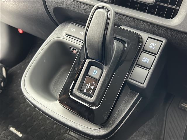 シエンタ ハイブリッドＺ　禁煙車／純正ナビ機能付きＤＡ／ＥＴＣ／１００電源／バックカメラ／両側電動スライドドア／衝突軽減装置／純正１５インチアルミホイール／Ｂｌｕｅｔｏｏｔｈ／オートライト１／オートエアコン／ＬＥＤヘッドライト（21枚目）
