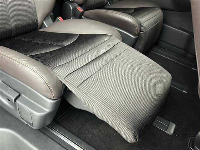 エルグランド 250ハイウェイスターS 禁煙車/純正ナビ/全周囲カメラ/ETCフルセグ/衝突軽減装置/両側電動スライドドア/ドライブレコーダー/Bluetooth/ハーフレザーシート/オートライト/オートエアコン/スマートキー(26枚目)