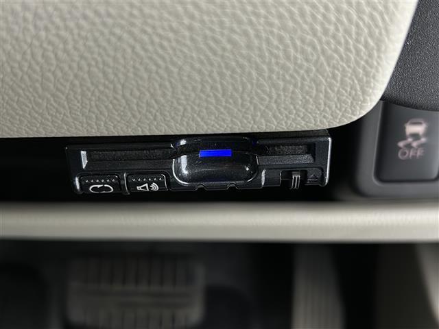 デイズ X 禁煙車 純正ナビ アラウンドビューモニター ETC フルセグTV スマートキー 電動格納ミラー スマートキー スタッドレスタイヤ積込 ステアリングリモコン エマージェンシーブレーキ(6枚目)