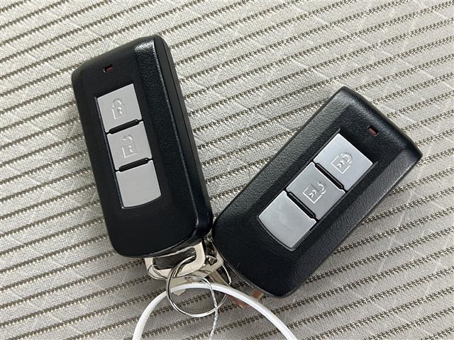 デイズ X 禁煙車 純正ナビ アラウンドビューモニター ETC フルセグTV スマートキー 電動格納ミラー スマートキー スタッドレスタイヤ積込 ステアリングリモコン エマージェンシーブレーキ(12枚目)