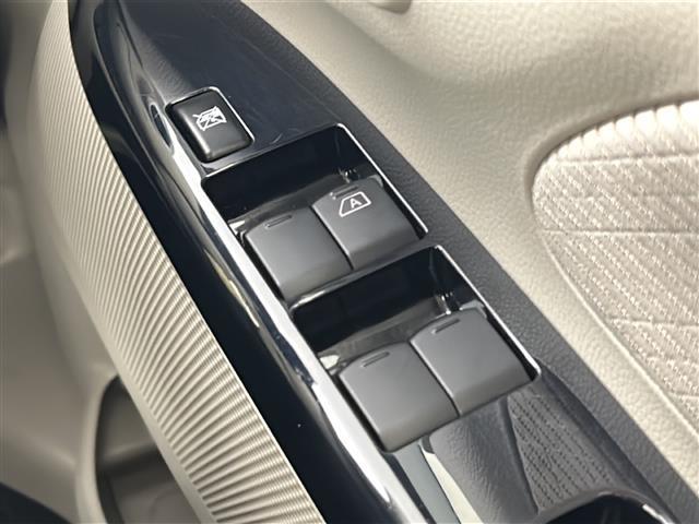 デイズ X 禁煙車 純正ナビ アラウンドビューモニター ETC フルセグTV スマートキー 電動格納ミラー スマートキー スタッドレスタイヤ積込 ステアリングリモコン エマージェンシーブレーキ(25枚目)