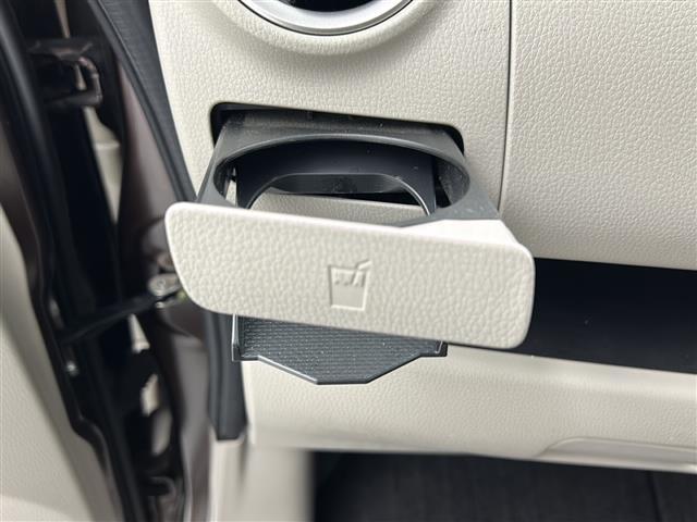 デイズ X 禁煙車 純正ナビ アラウンドビューモニター ETC フルセグTV スマートキー 電動格納ミラー スマートキー スタッドレスタイヤ積込 ステアリングリモコン エマージェンシーブレーキ(28枚目)