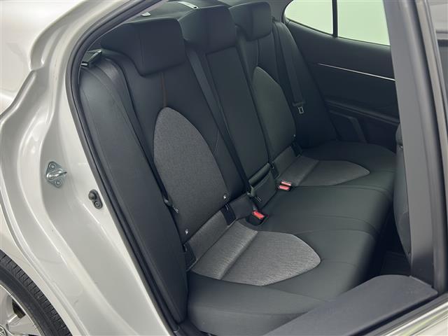 カムリ G トヨタセーフティーセンス/車線逸脱支援/衝突軽減/RCC/ソナー/社外7型ナビ/フルセグTV/バックカメラ/純ETC/LEDヘッドライト/LEDフォグライト/スペアキー/純17inAW/純フロアマット(14枚目)