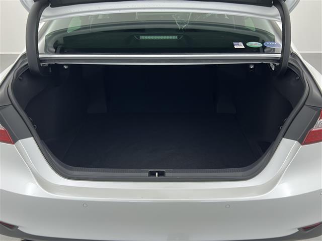 カムリ G トヨタセーフティーセンス/車線逸脱支援/衝突軽減/RCC/ソナー/社外7型ナビ/フルセグTV/バックカメラ/純ETC/LEDヘッドライト/LEDフォグライト/スペアキー/純17inAW/純フロアマット(15枚目)