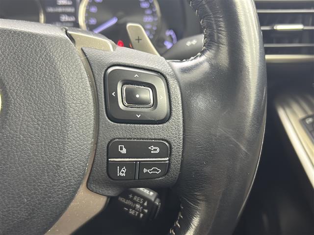 IS IS300h 禁煙車 レーダークルーズコントロール クリアランスソナー 純正ナビ BSM シートヒーター ステアリングヒーター フルセグTV パドルシフト GPSレーダー LEDライト オートハイビーム(10枚目)