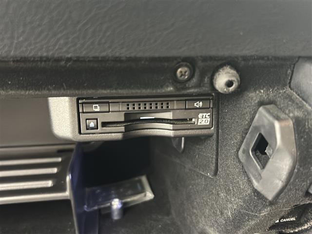 IS IS300h 禁煙車 レーダークルーズコントロール クリアランスソナー 純正ナビ BSM シートヒーター ステアリングヒーター フルセグTV パドルシフト GPSレーダー LEDライト オートハイビーム(11枚目)