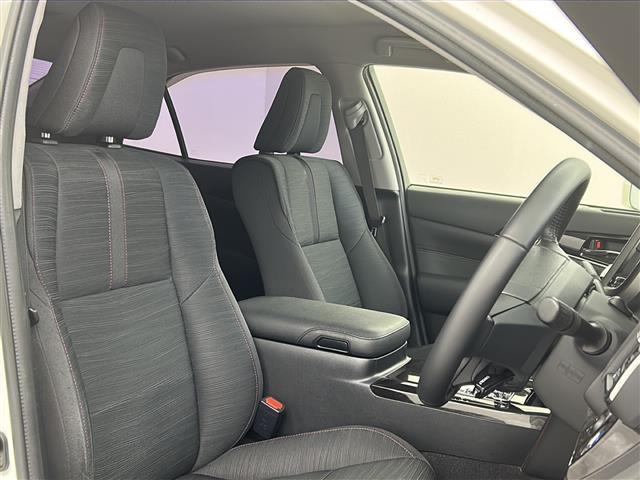 クラウンハイブリッド アスリート 禁煙車 純正ナビ フルセグTV レーダークルーズコントロール オートハイビーム バックカメラ LEDライト ステリングヒーター ビルトインETC プリクラッシュセーフティ シートヒーター(13枚目)