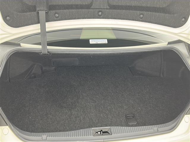 クラウンハイブリッド アスリート 禁煙車 純正ナビ フルセグTV レーダークルーズコントロール オートハイビーム バックカメラ LEDライト ステリングヒーター ビルトインETC プリクラッシュセーフティ シートヒーター(15枚目)