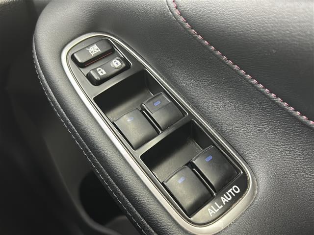 クラウンハイブリッド アスリート 禁煙車 純正ナビ フルセグTV レーダークルーズコントロール オートハイビーム バックカメラ LEDライト ステリングヒーター ビルトインETC プリクラッシュセーフティ シートヒーター(28枚目)