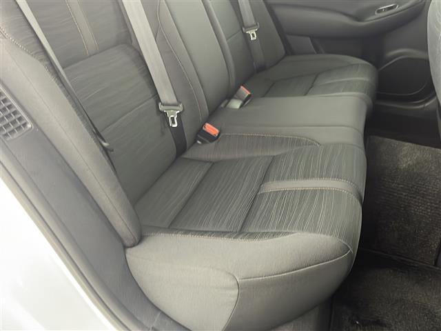 クラウンハイブリッド アスリートS 禁煙車 フルセグTV ETC 純正17インチアルミ 社外フロアマット HIDヘッドライト オートライト フォグランプ パワーシート ステアリングヒーター クルーズコントロール プッシュスタート(14枚目)