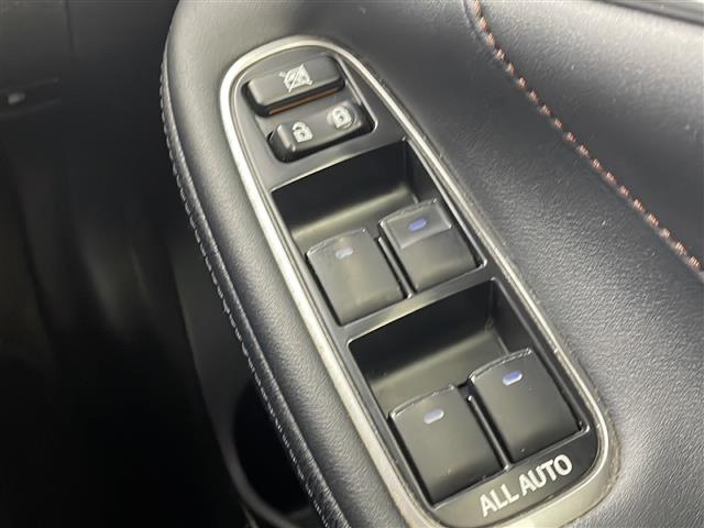 クラウンハイブリッド アスリートS 禁煙車 フルセグTV ETC 純正17インチアルミ 社外フロアマット HIDヘッドライト オートライト フォグランプ パワーシート ステアリングヒーター クルーズコントロール プッシュスタート(29枚目)