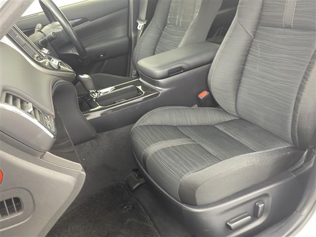 クラウンハイブリッド アスリートS 禁煙車 フルセグTV ETC 純正17インチアルミ 社外フロアマット HIDヘッドライト オートライト フォグランプ パワーシート ステアリングヒーター クルーズコントロール プッシュスタート(34枚目)