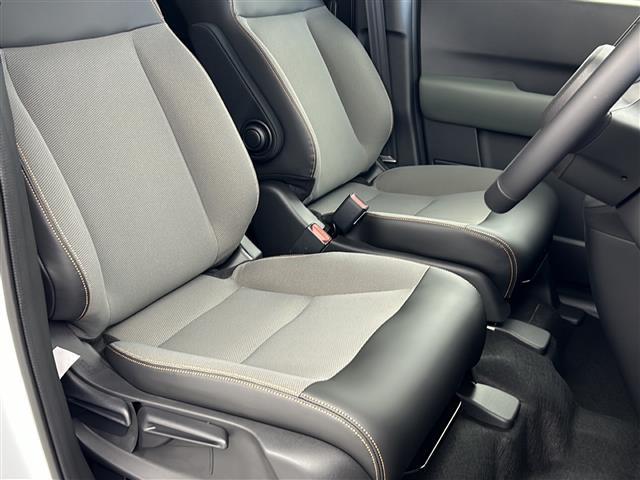 フリード e:HEVクロスター 登録済未使用車/車線逸脱抑制機能/ACC/メーカーOPナビ/バックカメラ/フルセグ/両側パワースライドドア/ハーフレザーシート/シートヒーター/LEDヘッドライト/純正15インチAW/ワイパーデアイサ(13枚目)