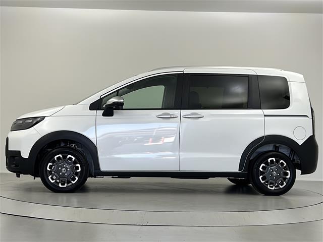 フリード e:HEVクロスター 登録済未使用車/車線逸脱抑制機能/ACC/メーカーOPナビ/バックカメラ/フルセグ/両側パワースライドドア/ハーフレザーシート/シートヒーター/LEDヘッドライト/純正15インチAW/ワイパーデアイサ(39枚目)