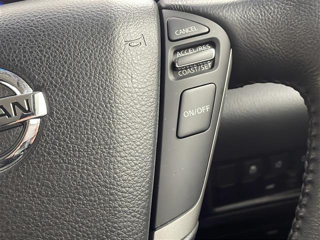 エルグランド 250ハイウェイスター 禁煙車/純正ナビ/後席モニター/全周囲カメラ/両側電動スライドドア/ETC/フルセグ/クルーズコントロール/クリアランスソナー/100v電源/ハーフレザーシート/オートライト/オートエアコン(11枚目)