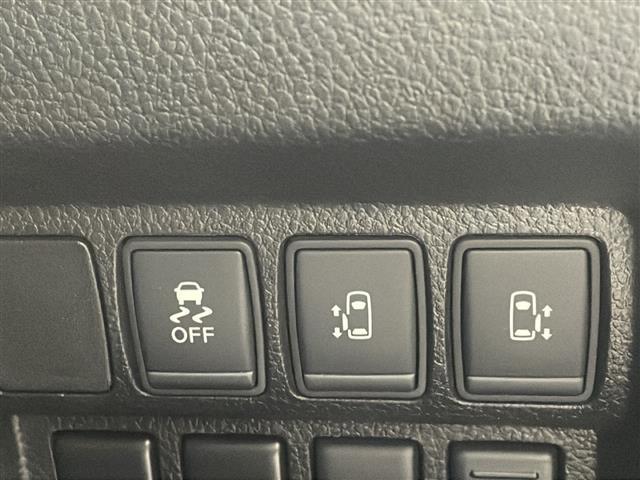 エルグランド 250ハイウェイスター 禁煙車/純正ナビ/後席モニター/全周囲カメラ/両側電動スライドドア/ETC/フルセグ/クルーズコントロール/クリアランスソナー/100v電源/ハーフレザーシート/オートライト/オートエアコン(12枚目)