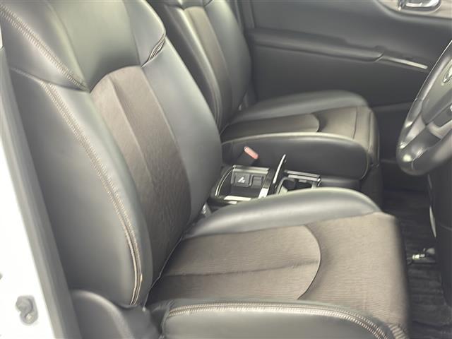 エルグランド 250ハイウェイスター 禁煙車/純正ナビ/後席モニター/全周囲カメラ/両側電動スライドドア/ETC/フルセグ/クルーズコントロール/クリアランスソナー/100v電源/ハーフレザーシート/オートライト/オートエアコン(13枚目)