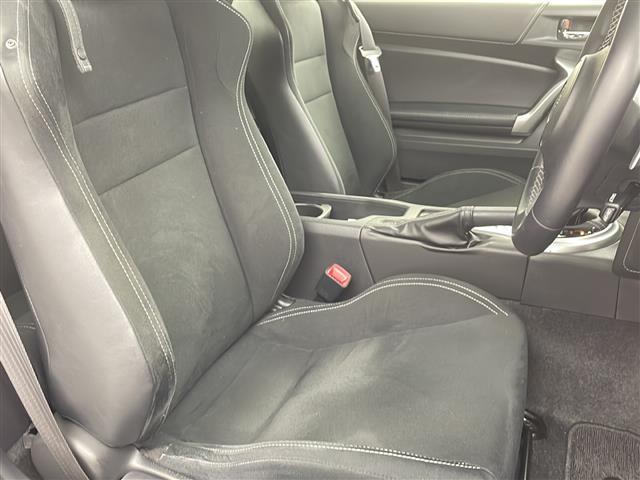 ８６ ＧＴ　禁煙車／クルーズコントロール／リアスポイラー／純正７型ナビ／バックカメラ／ワンセグＴＶ／ＥＴＣ／ドライブレコーダー／ＬＥＤヘッドライト／ＬＥＤフォグライト／スマートキー／スペアキー／純正１７インチＡＷ（13枚目）