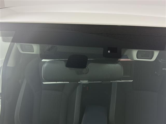 インプレッサスポーツ 2.0i-Sアイサイト 禁煙車/純正8型ナビ/STIフロントエアロ/バックカメラ/ETC/フルセグ/衝突軽減/前席パワーシート/レーダークルーズコントロール/パドルシフト/スマートキー/オートライト/オートエアコン(5枚目)