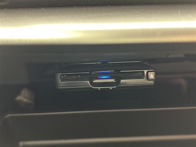 インプレッサスポーツ 2.0i-Sアイサイト 禁煙車/純正8型ナビ/STIフロントエアロ/バックカメラ/ETC/フルセグ/衝突軽減/前席パワーシート/レーダークルーズコントロール/パドルシフト/スマートキー/オートライト/オートエアコン(9枚目)