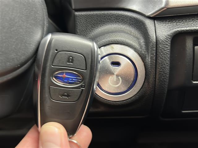 インプレッサスポーツ 2.0i-Sアイサイト 禁煙車/純正8型ナビ/STIフロントエアロ/バックカメラ/ETC/フルセグ/衝突軽減/前席パワーシート/レーダークルーズコントロール/パドルシフト/スマートキー/オートライト/オートエアコン(12枚目)