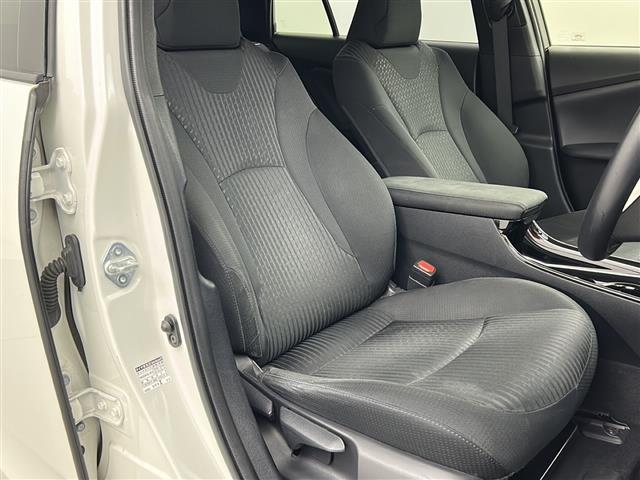 プリウス Sセーフティプラス 禁煙車 純正7型ナビ フルセグTV BT レーダークルーズコントロール バックカメラ オートハイビーム クリアランスソナー ビルトインETC LEDライト ステアリングリモコン フォグライト(13枚目)