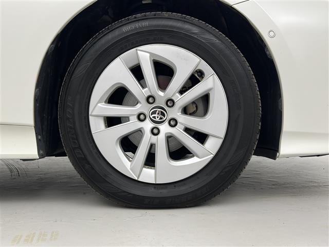 プリウス Sセーフティプラス 禁煙車 純正7型ナビ フルセグTV BT レーダークルーズコントロール バックカメラ オートハイビーム クリアランスソナー ビルトインETC LEDライト ステアリングリモコン フォグライト(16枚目)