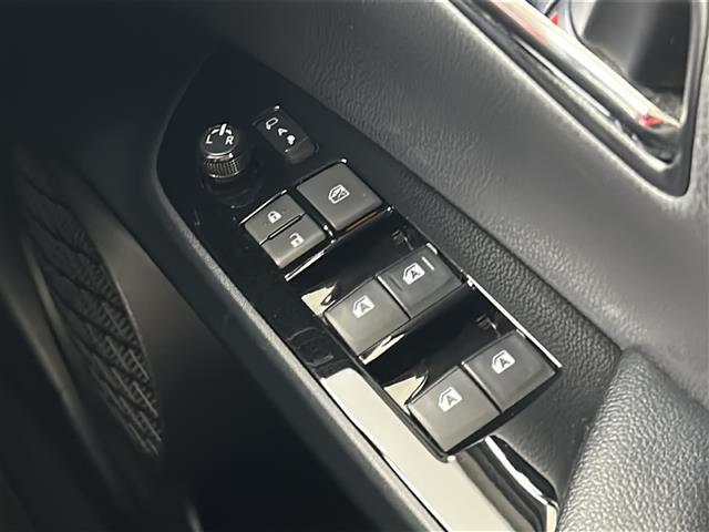 プリウス Sセーフティプラス 禁煙車 純正7型ナビ フルセグTV BT レーダークルーズコントロール バックカメラ オートハイビーム クリアランスソナー ビルトインETC LEDライト ステアリングリモコン フォグライト(26枚目)