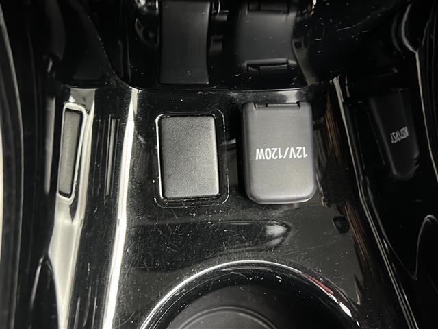 プリウス Sセーフティプラス 禁煙車 純正7型ナビ フルセグTV BT レーダークルーズコントロール バックカメラ オートハイビーム クリアランスソナー ビルトインETC LEDライト ステアリングリモコン フォグライト(28枚目)