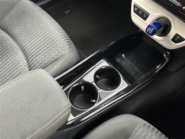 プリウス Sセーフティプラス 禁煙車 純正7型ナビ フルセグTV BT レーダークルーズコントロール バックカメラ オートハイビーム クリアランスソナー ビルトインETC LEDライト ステアリングリモコン フォグライト(29枚目)