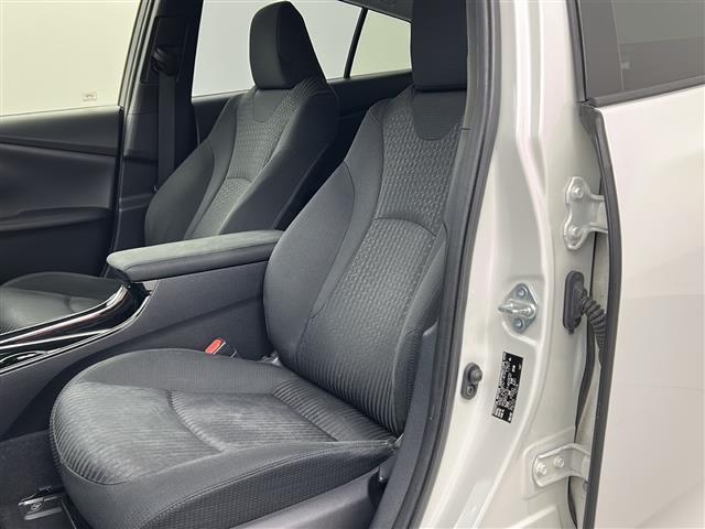 プリウス Sセーフティプラス 禁煙車 純正7型ナビ フルセグTV BT レーダークルーズコントロール バックカメラ オートハイビーム クリアランスソナー ビルトインETC LEDライト ステアリングリモコン フォグライト(30枚目)